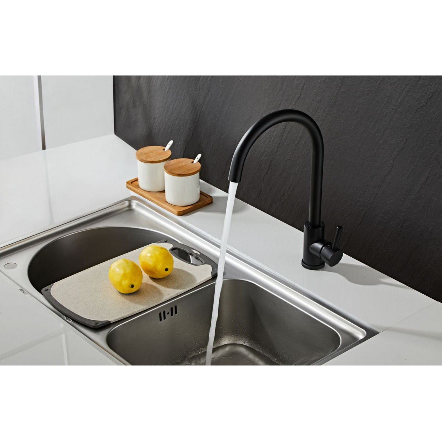 Kitchen faucet w/curved spigot - Black