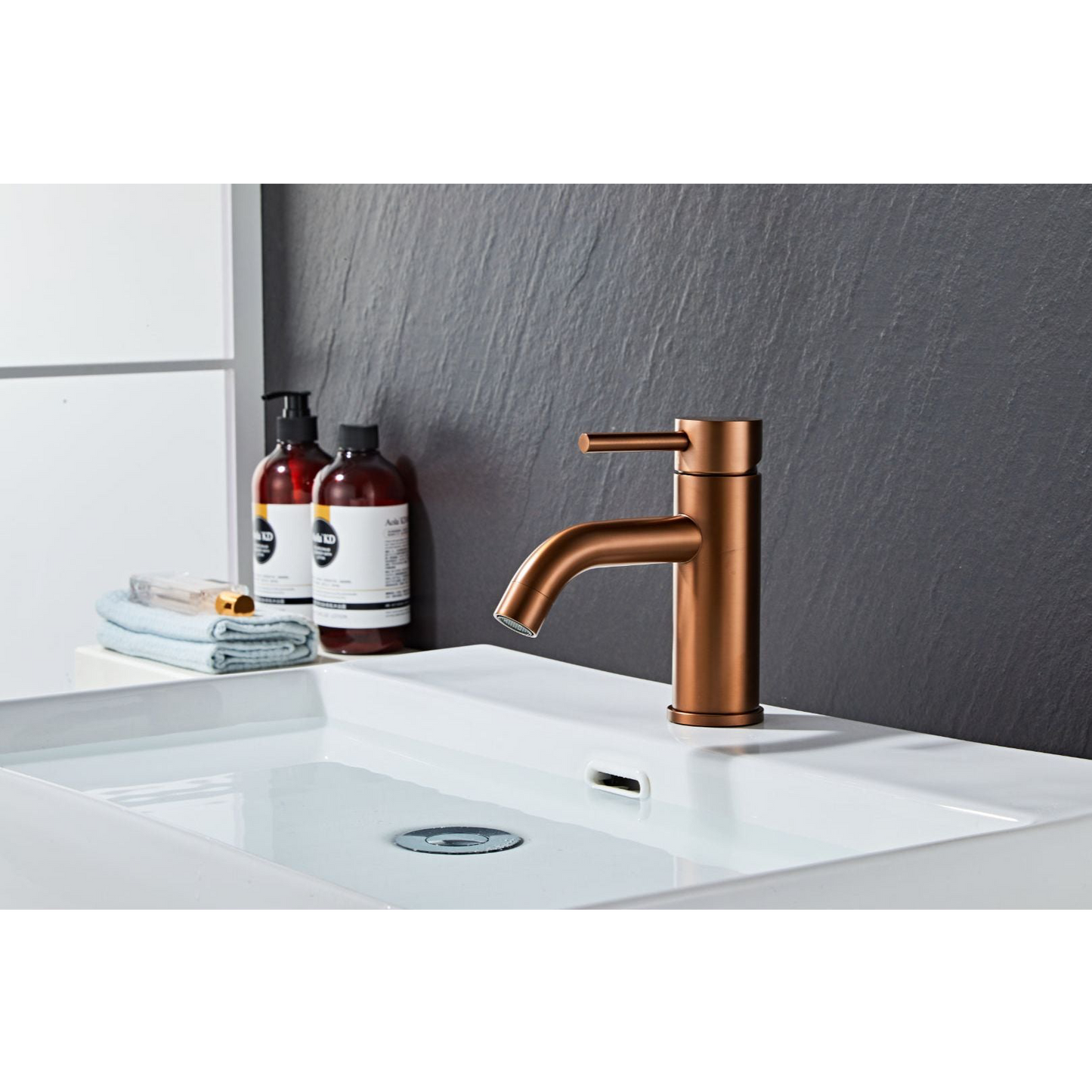 Washbasin fitting w/angled end spout - Copper