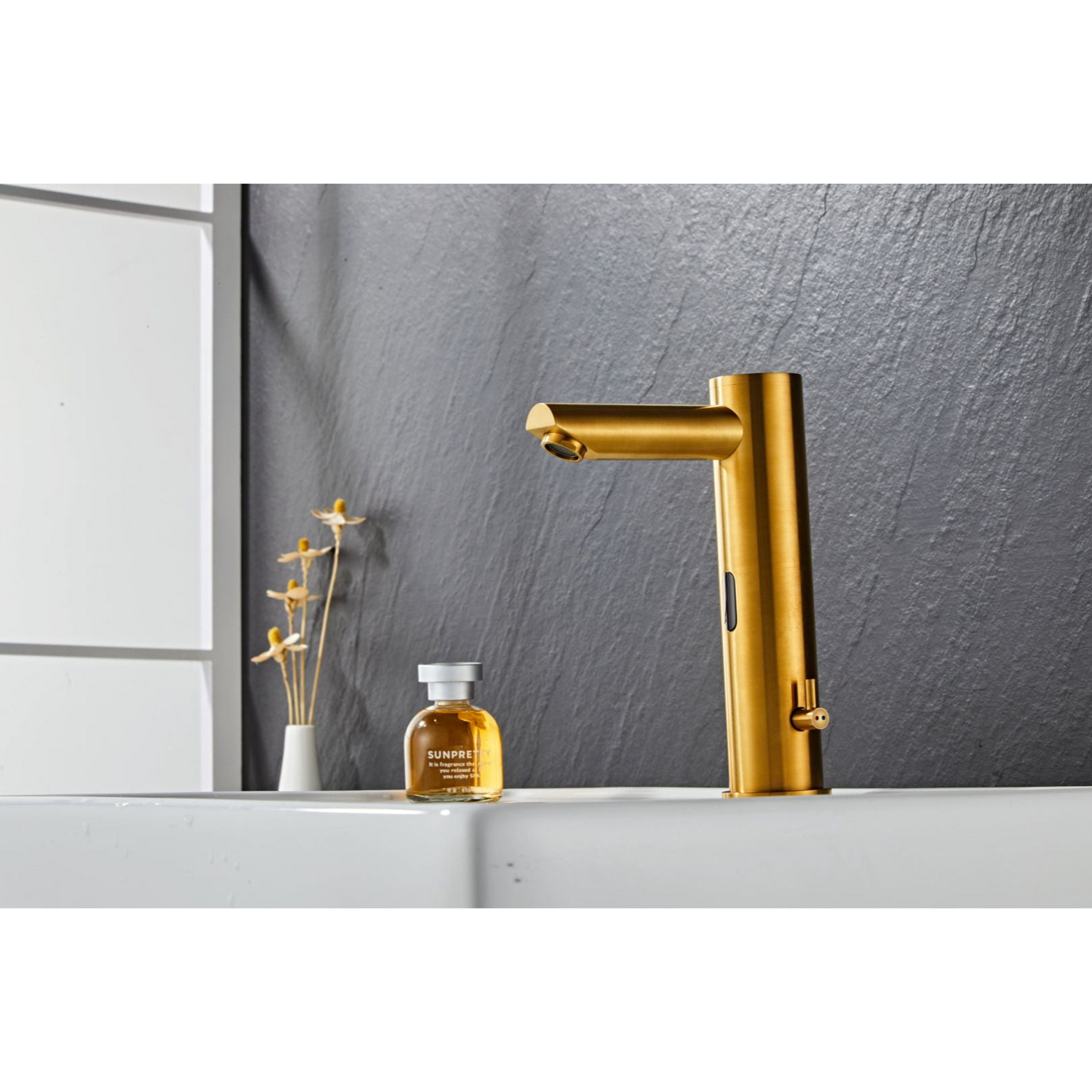 Washbasin fitting w/sensor - Brushed gold