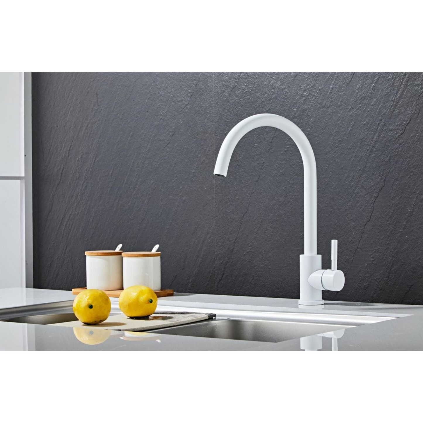 Kitchen faucet w/curved spigot - Matt white